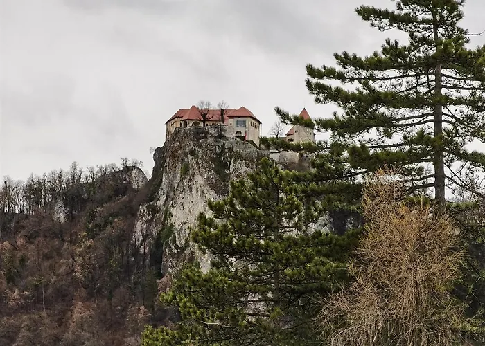 아파트 Atmosphere